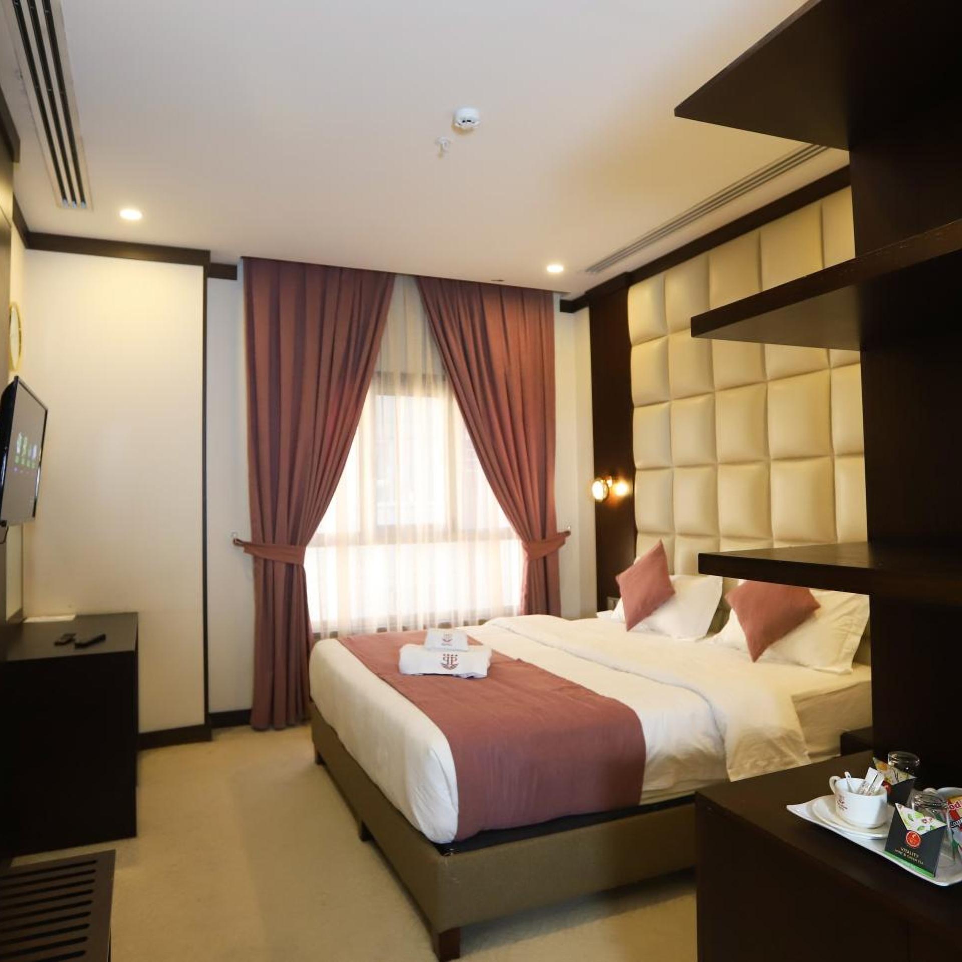 Paris Plaza Hotel 23/62