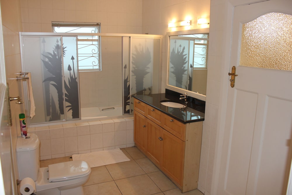 Comfort, House, 1 King and 2 Queen Beds