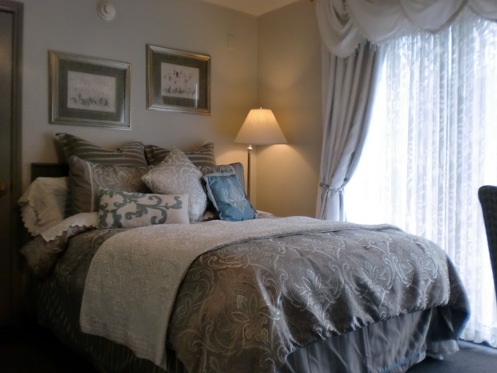 North Shore Inn 34/70