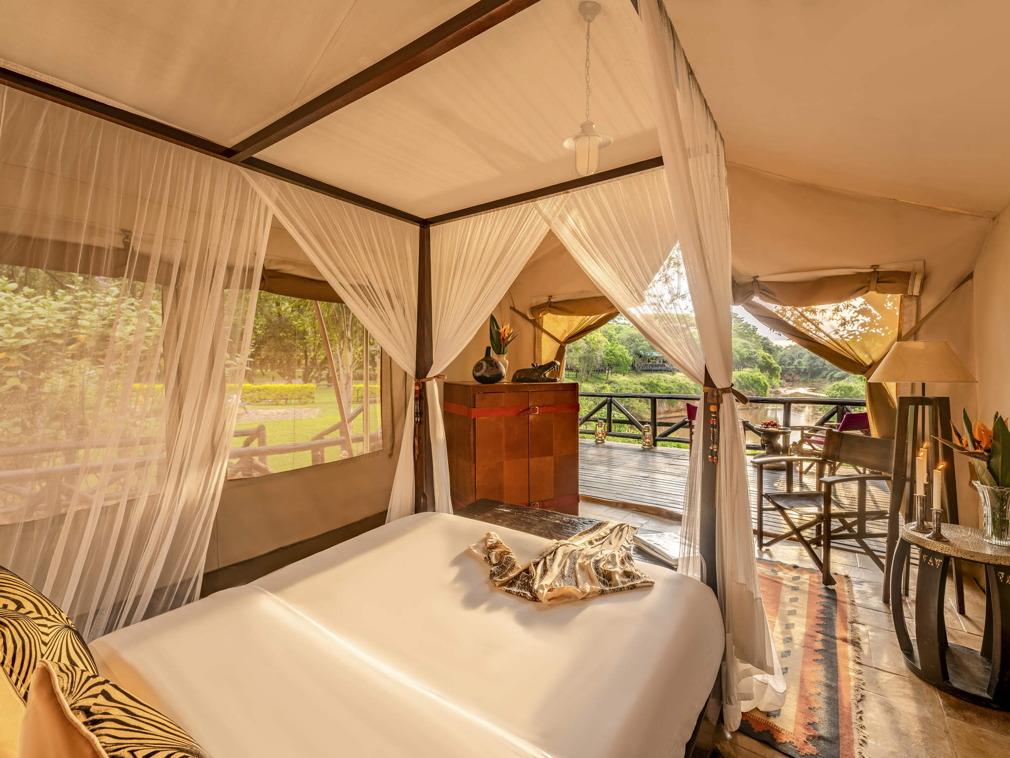 Deluxe, Tent, Queen Bed, River Front