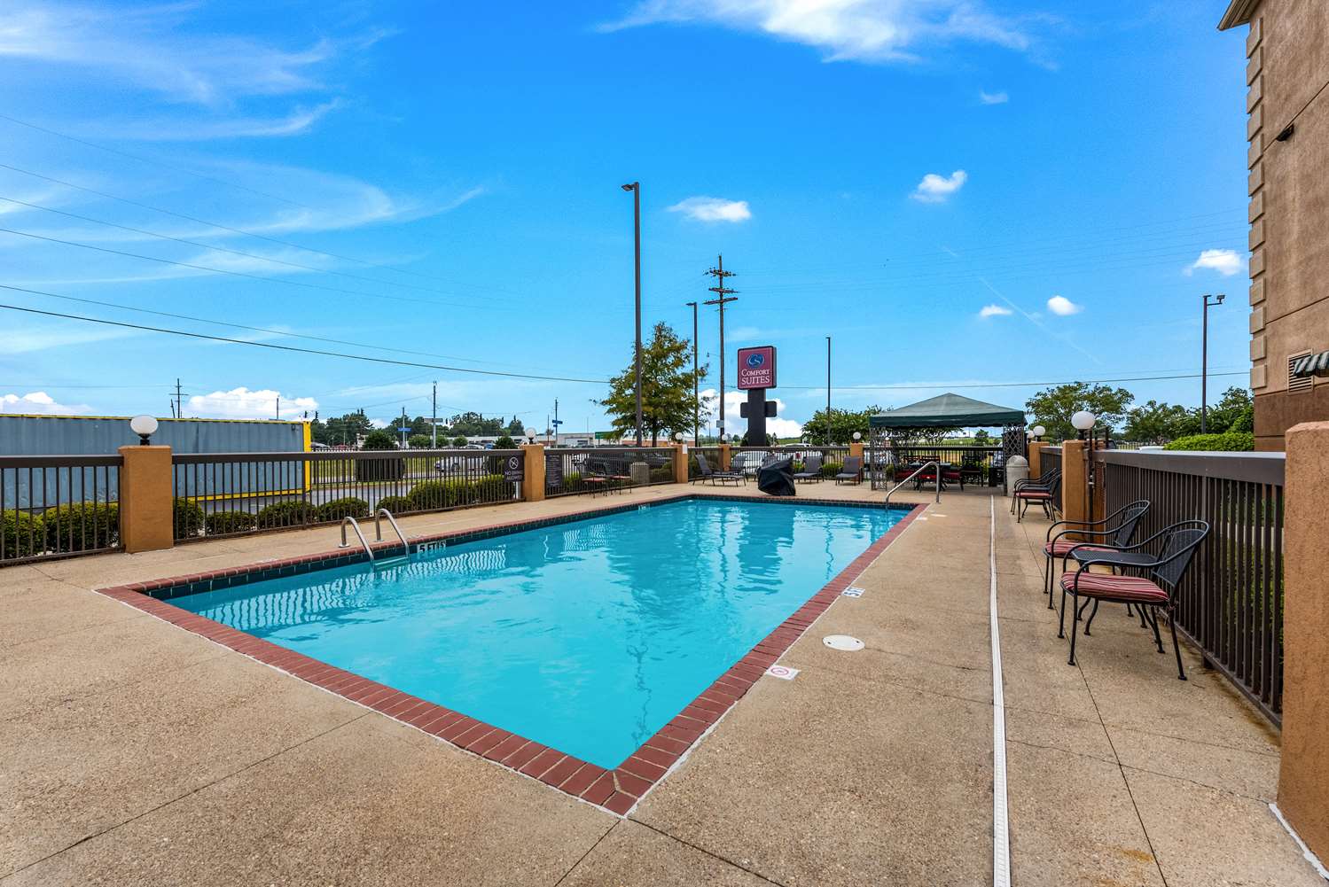 Comfort Suites Monroe 25/35