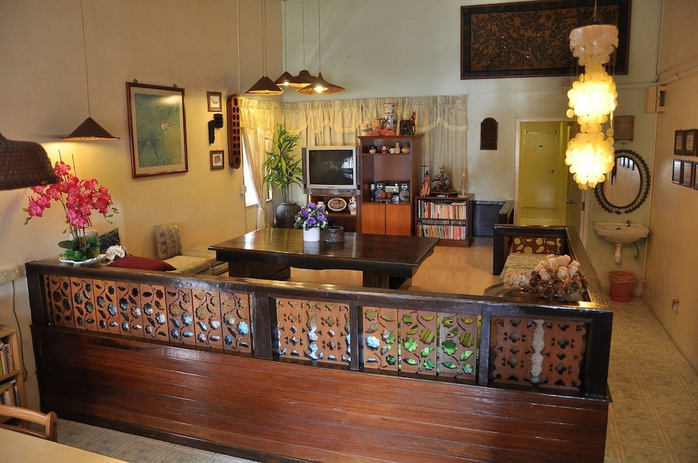 Johan Travellers Lodge 37/42