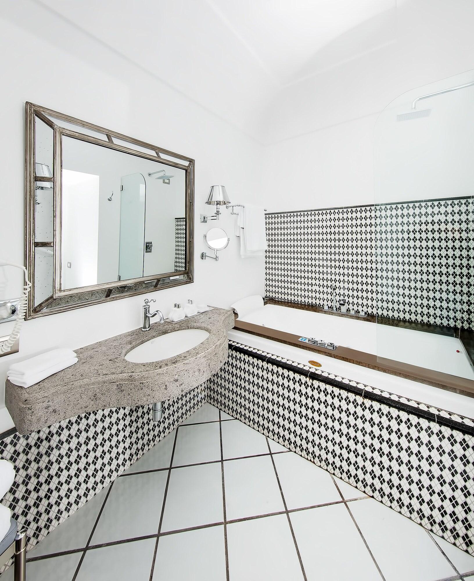 Junior Suite, King Bed