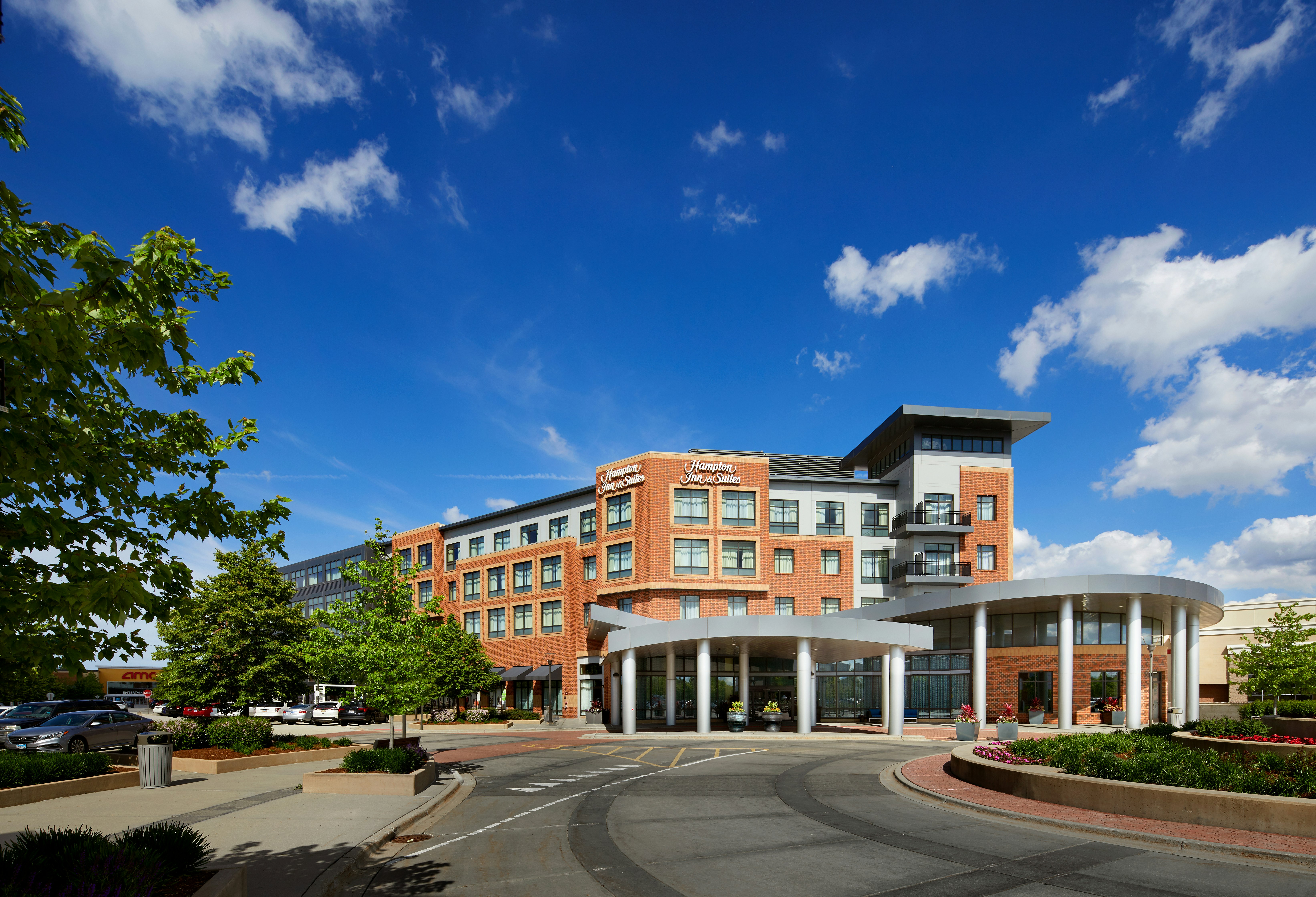 Hampton Inn & Suites Chicago/Mt. Prospect 2/17
