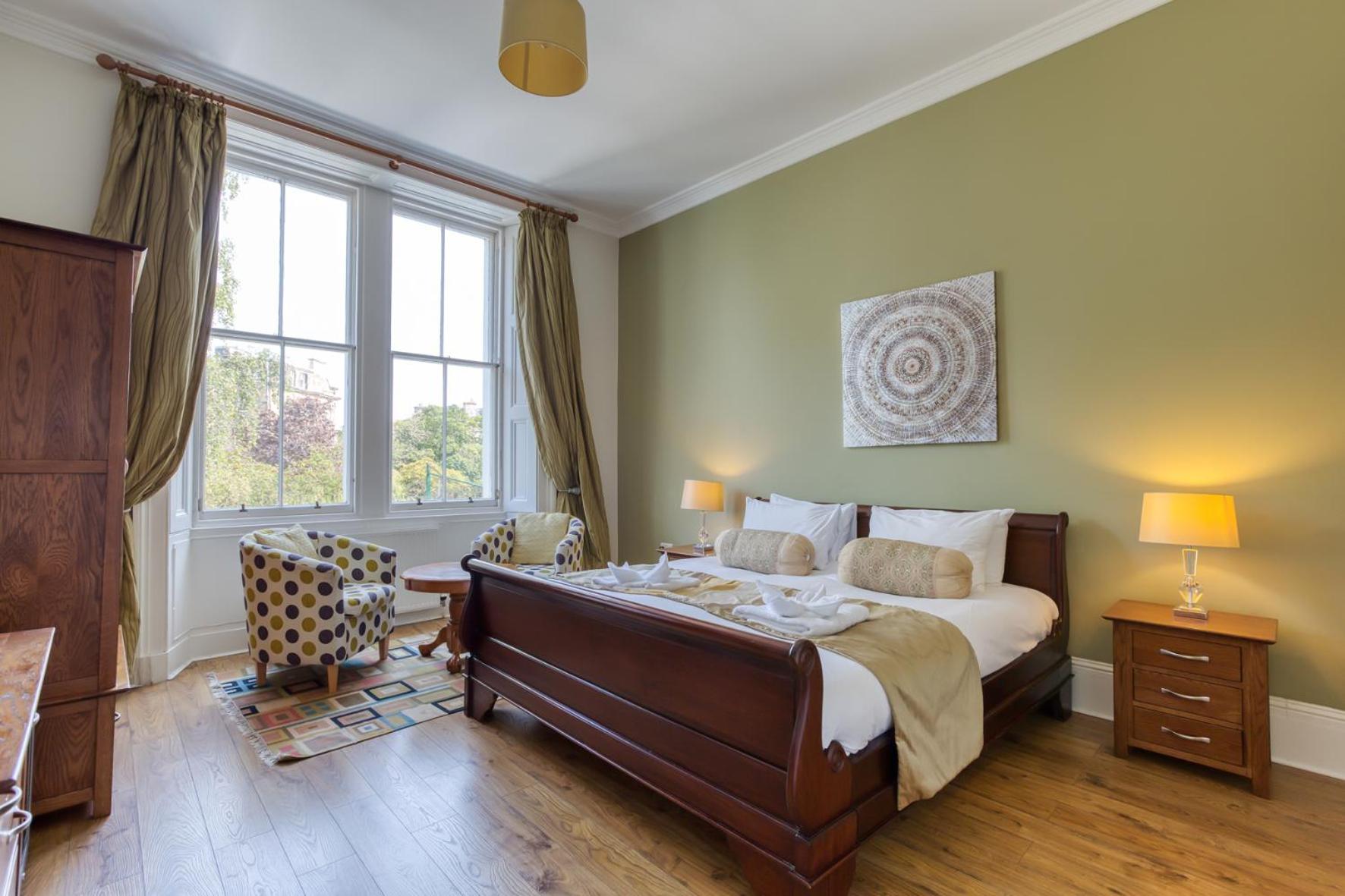 Deluxe, Double Bed