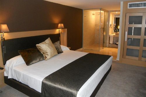Room, Double Bed