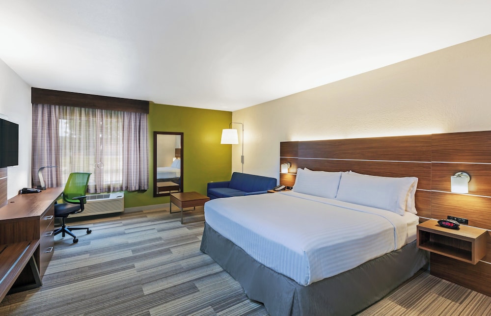 Holiday Inn Express Hotel And Suites Dallas Lewisville 24/69