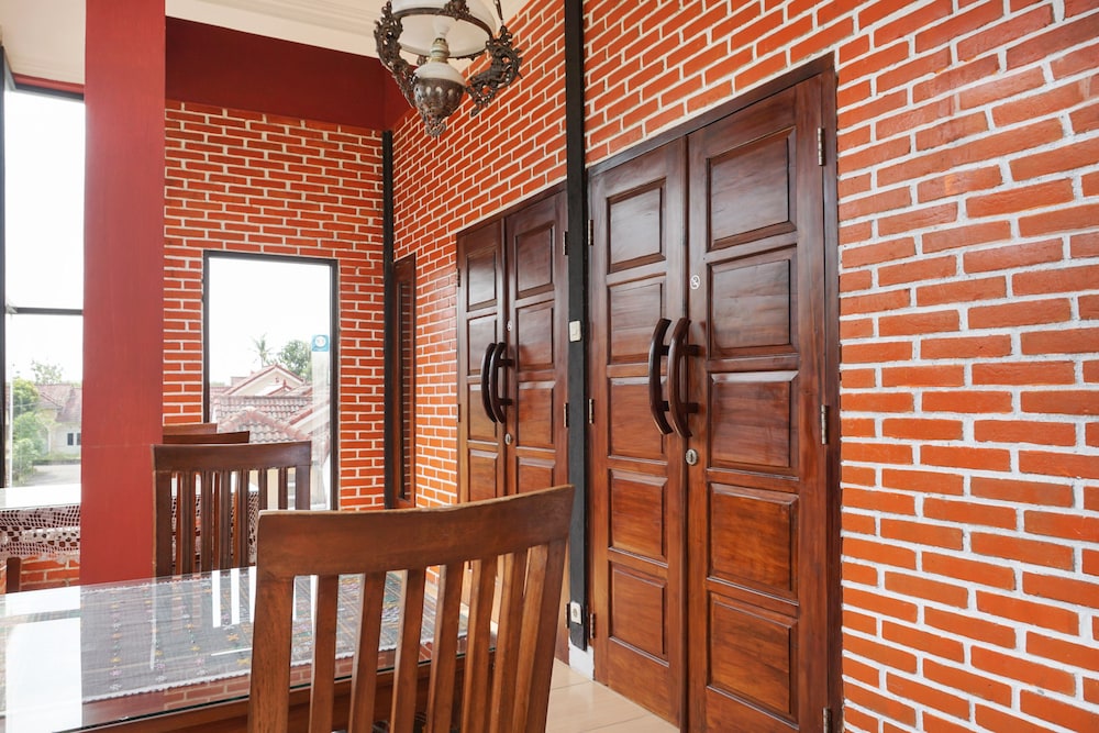 OYO 465 Alam Citra Bed & Breakfast 20/21