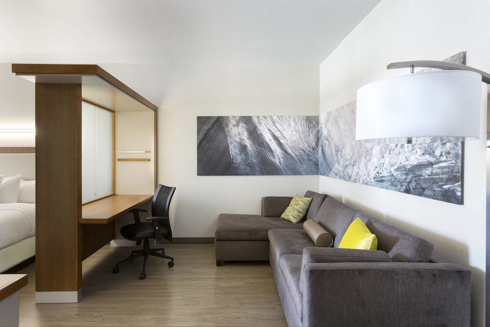 SpringHill Suites Orange Beach at The Wharf 42/66