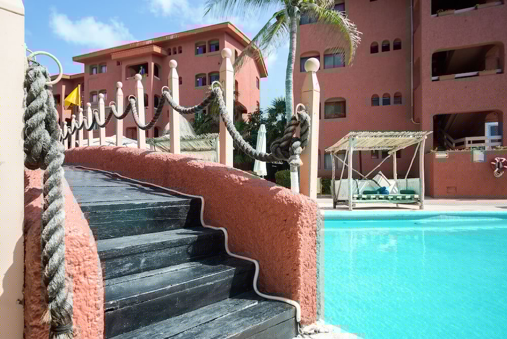 Nilu Cancun Zona Hotelera by Selina in CANCUN