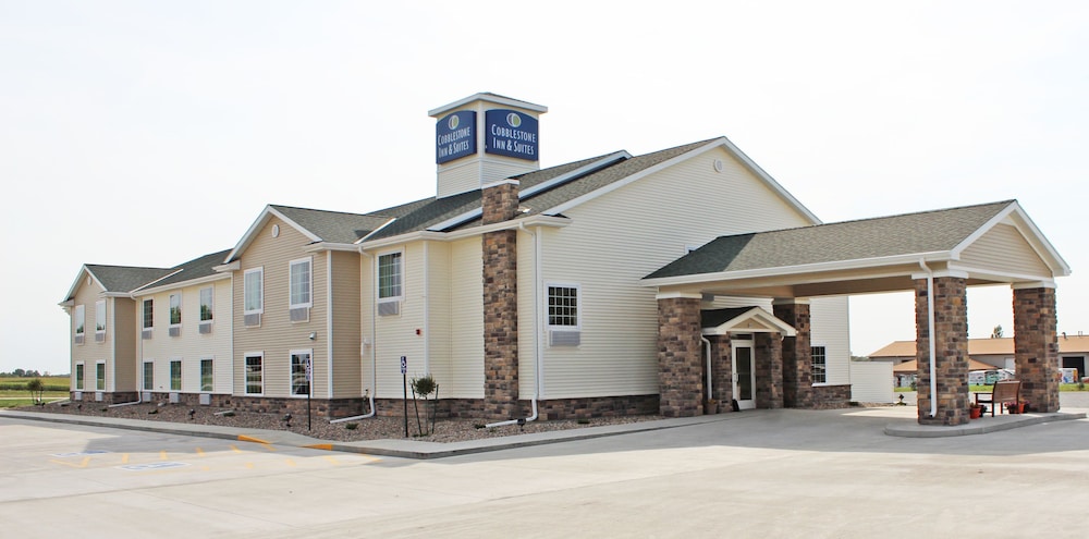 Cobblestone Inn and Suites Lamoni 1/50