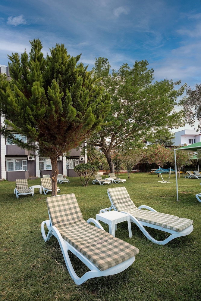 Aqua Nina Hotel 40/50
