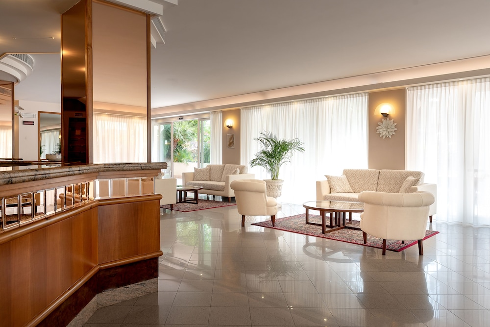 Hotel Tiffany 7/43