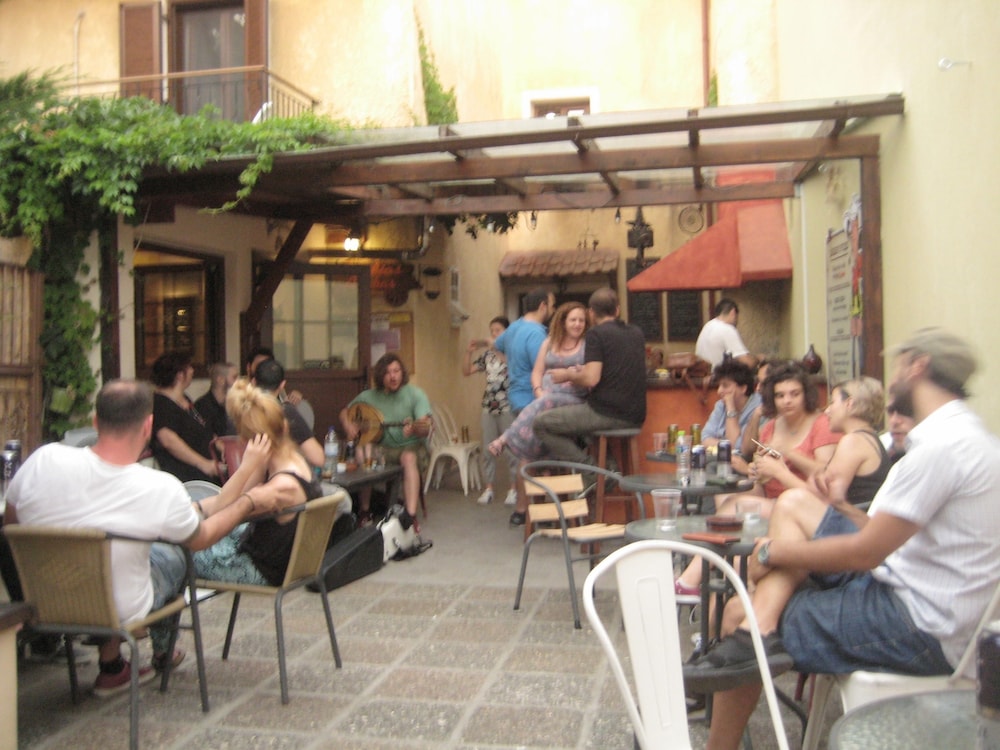 Studios Arabas - Hostel 24/50