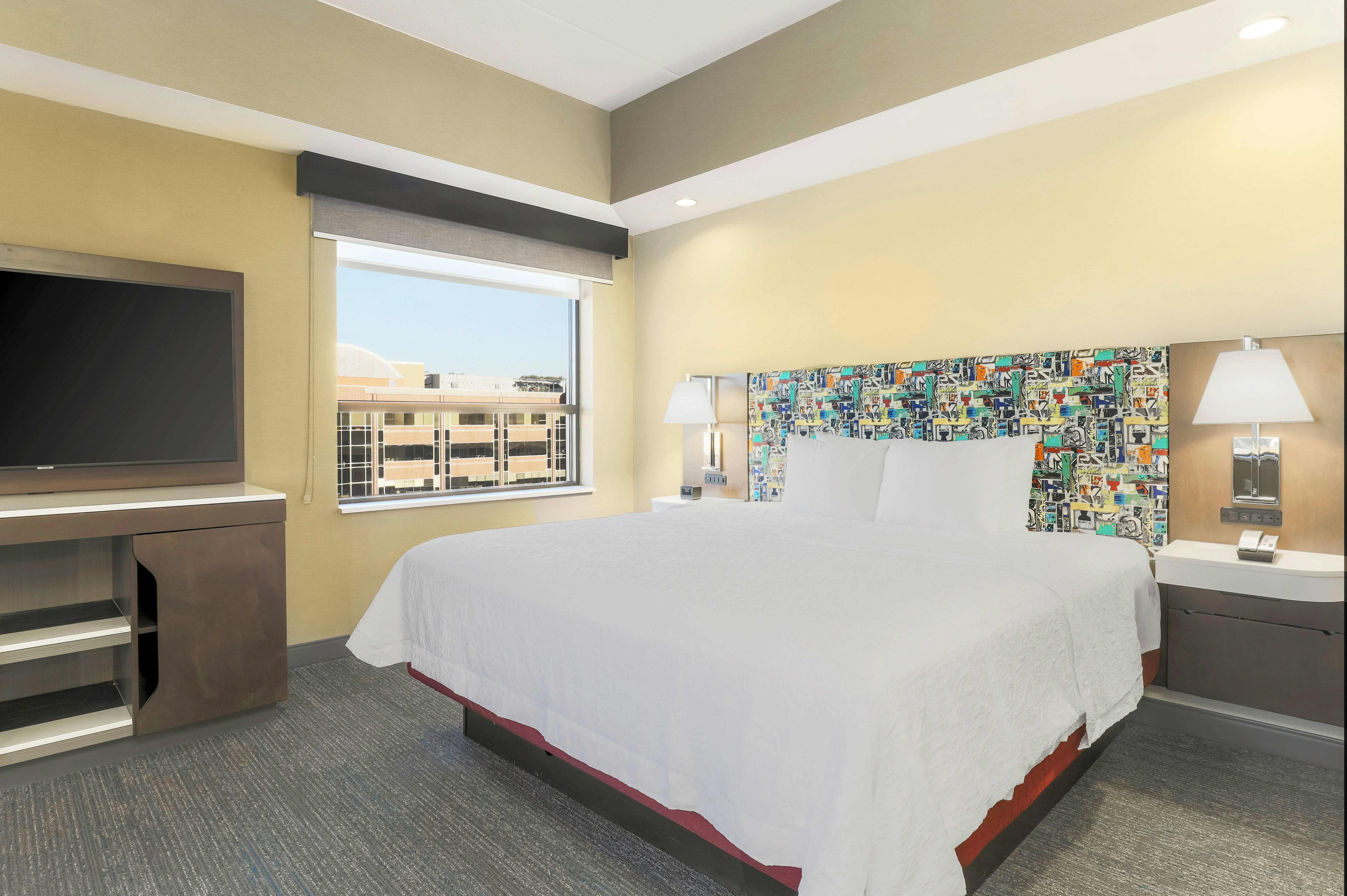 STUDIO, KING BED, ACCESSIBLE