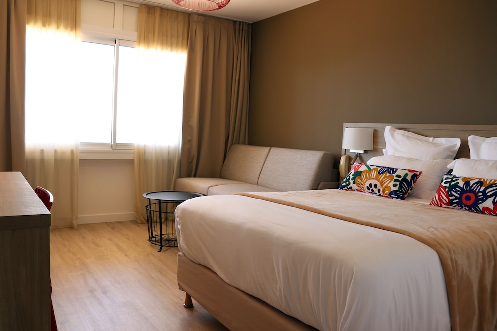 room, sea view