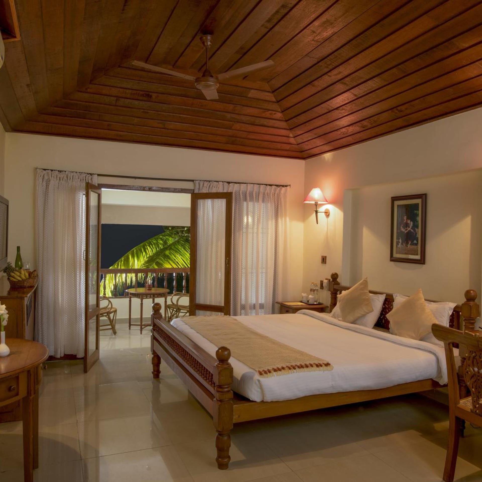 Executive, Pavilion, King Bed