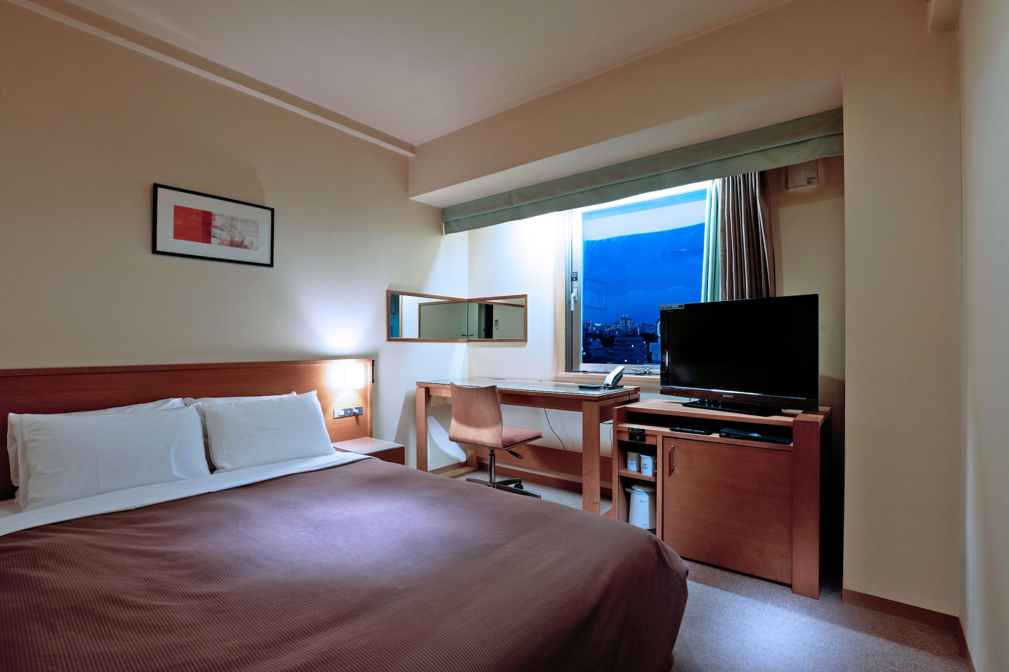 ROOM, DOUBLE BED