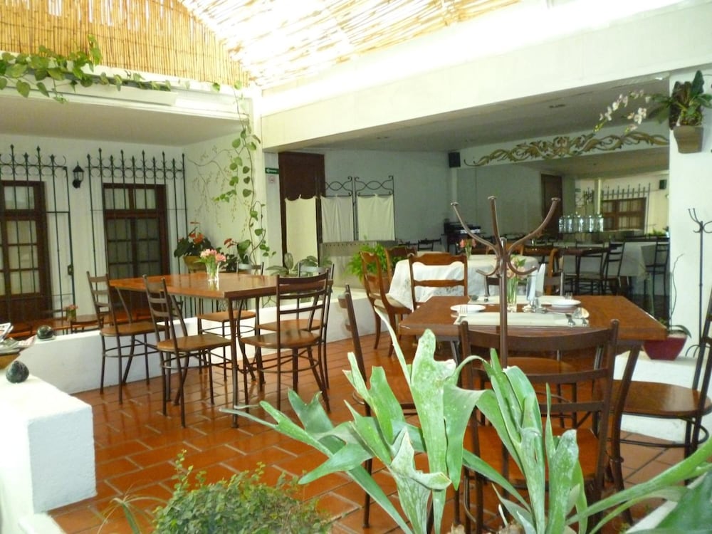 Hotel Boutique Casa los Cantaros 25/50