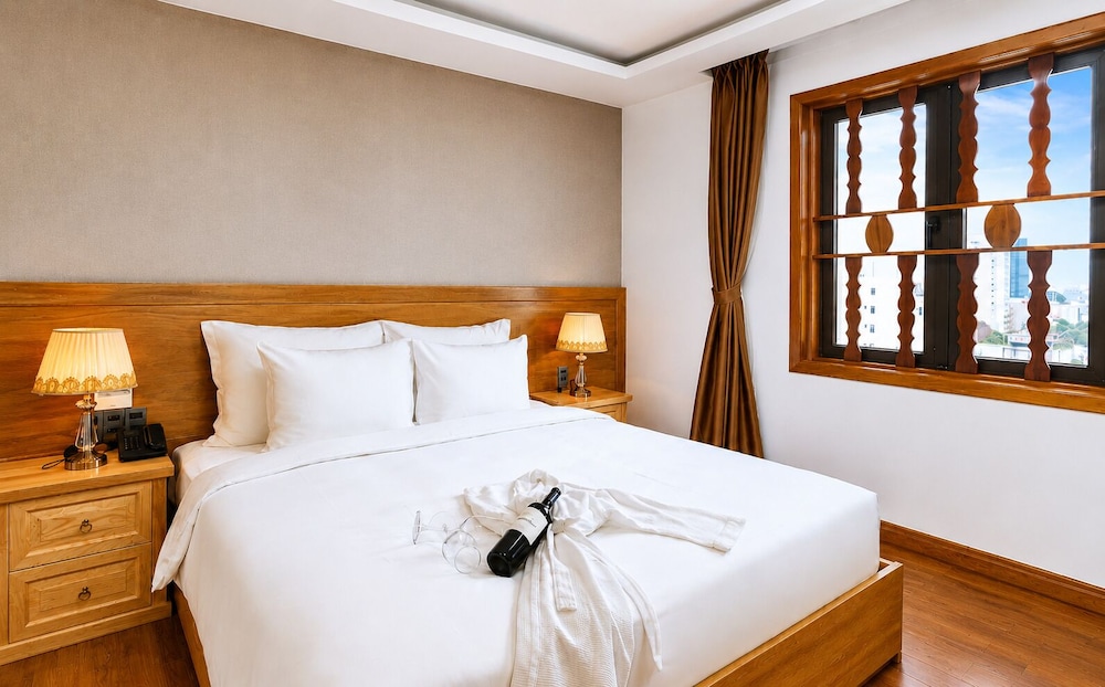 PREMIER, DOUBLE OR TWIN BED