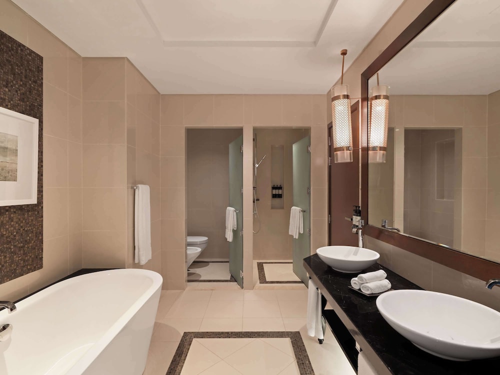 Rixos Marina Abu Dhabi 47/48