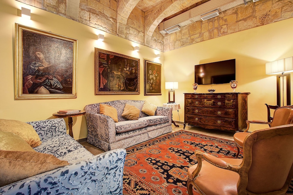 Palazzo Paolina Boutique Hotel 51/66