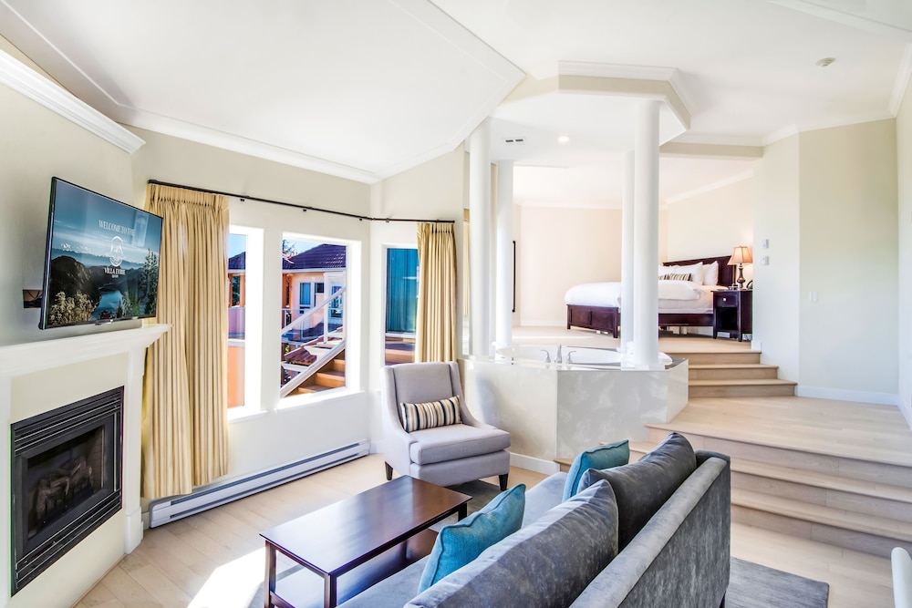 Villa Eyrie Resort 23/44