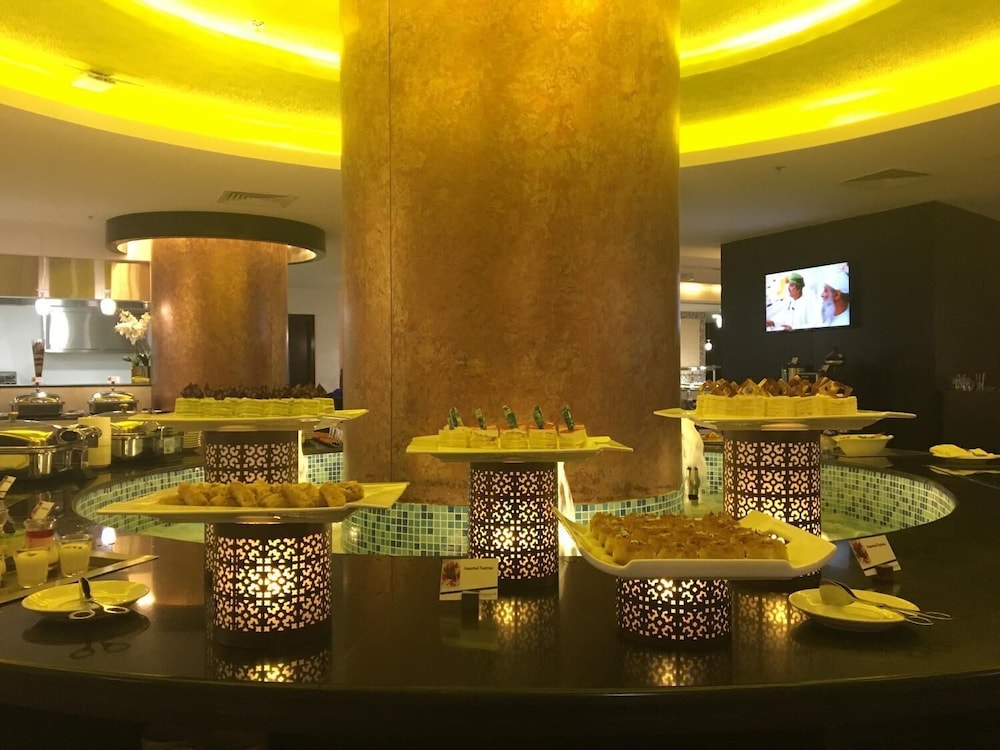 Golden Tulip Headington Ruwi Hotel 60/80