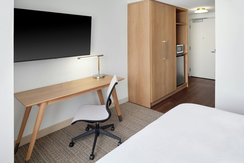 Element by Marriott Branson 44/50