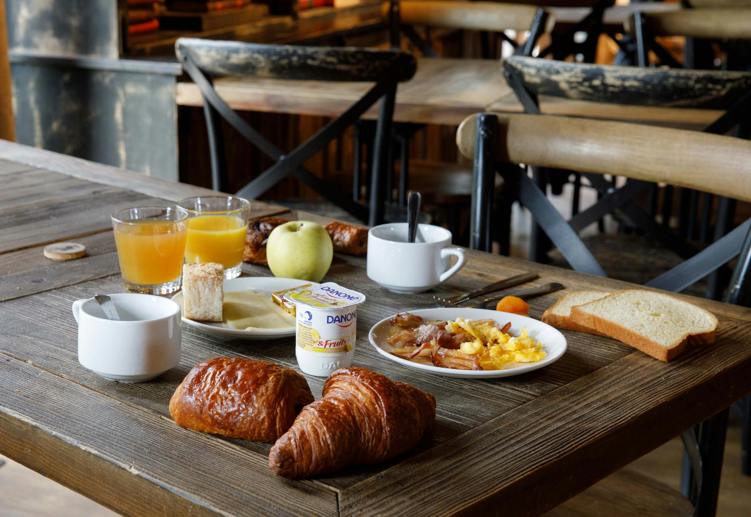 B&B HOTEL Clermont-Ferrand A71-A75 La Meridienne 22/30