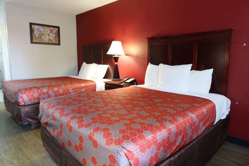 Econo Lodge Inn & Suites Evergreen 12/24