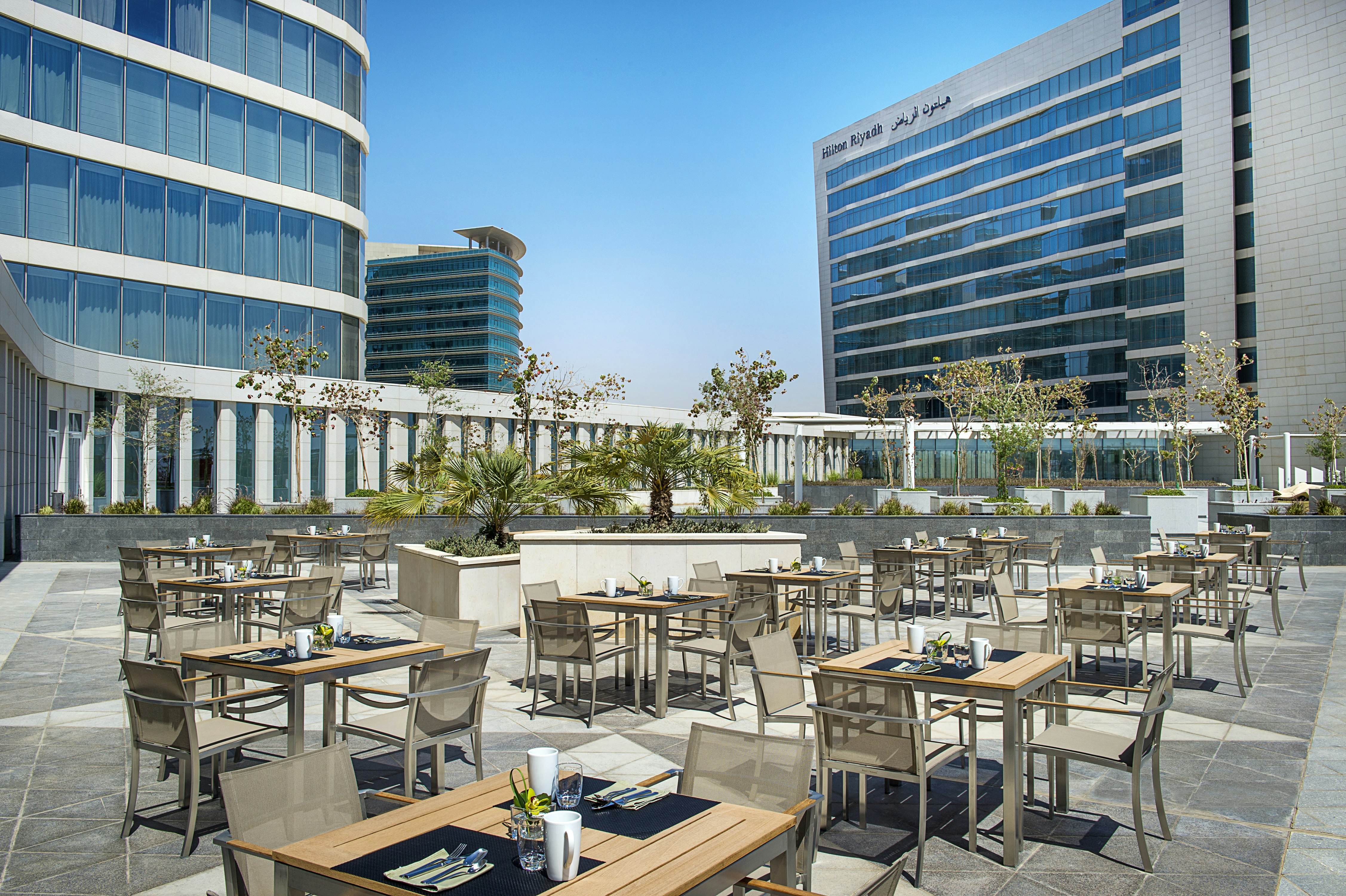 فندق هيلتون الرياض والشقق الفندقيه(Hilton Riyadh Hotel & Residences) 52/82