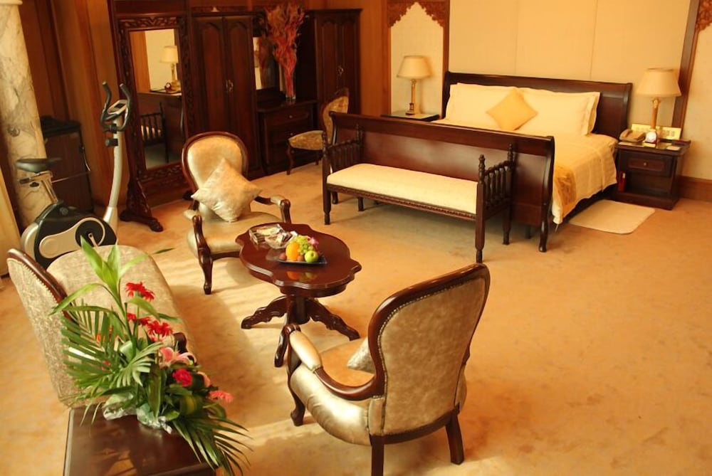 Phoenix Hotel Inner Mongolia 10/15