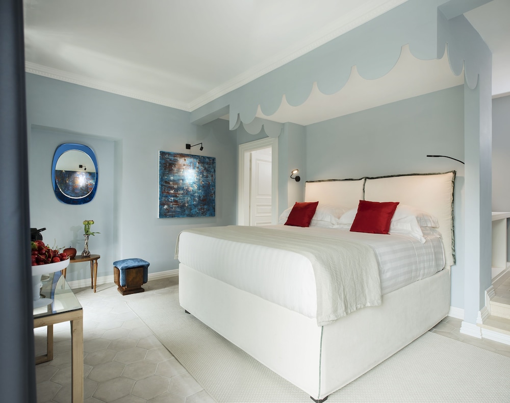 DELUXE, DOUBLE BED, CITY VIEW