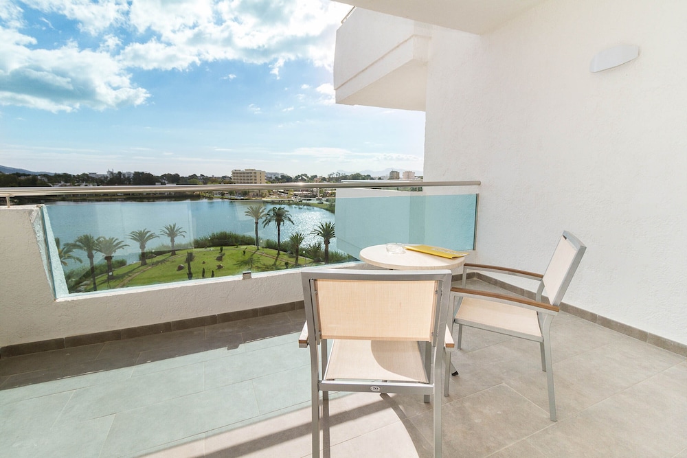 Eix Lagotel Holiday Resort 50/69