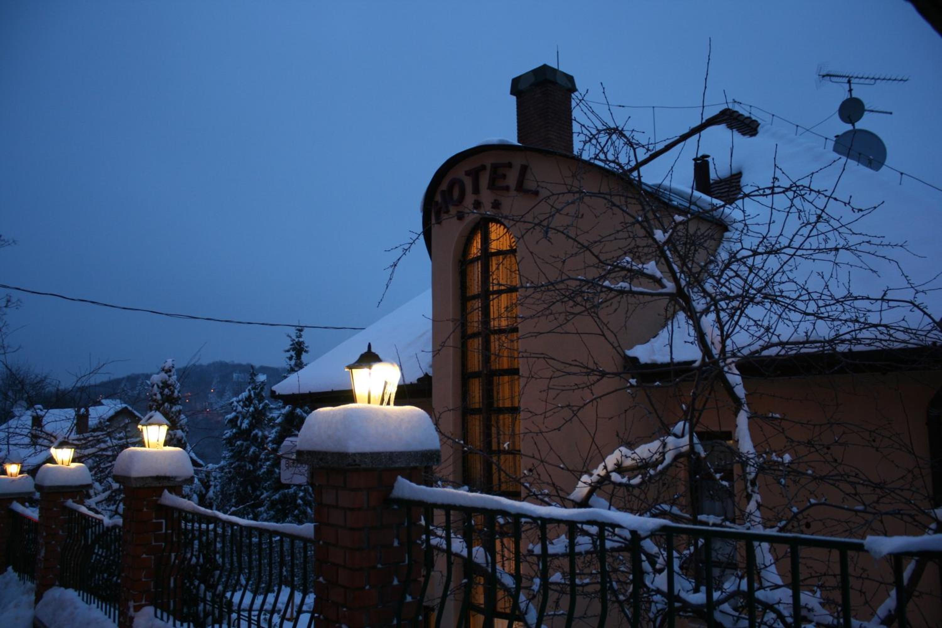 Bobbio Hotel 50/55