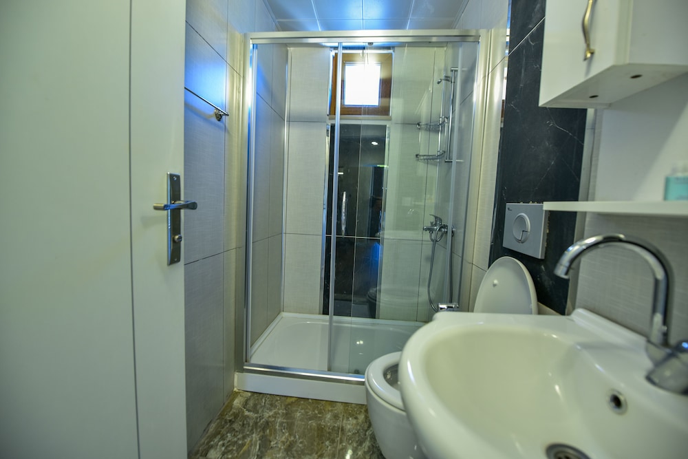 Hirande Hotel 46/50