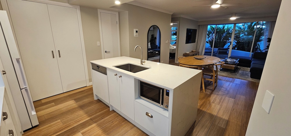 Broadbeach Holiday Apartments 13/50