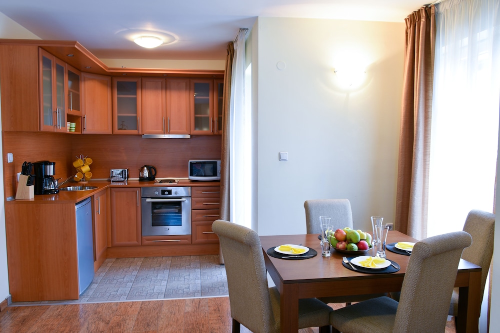 Bojur & Bojurland Apartment Complex 34/50