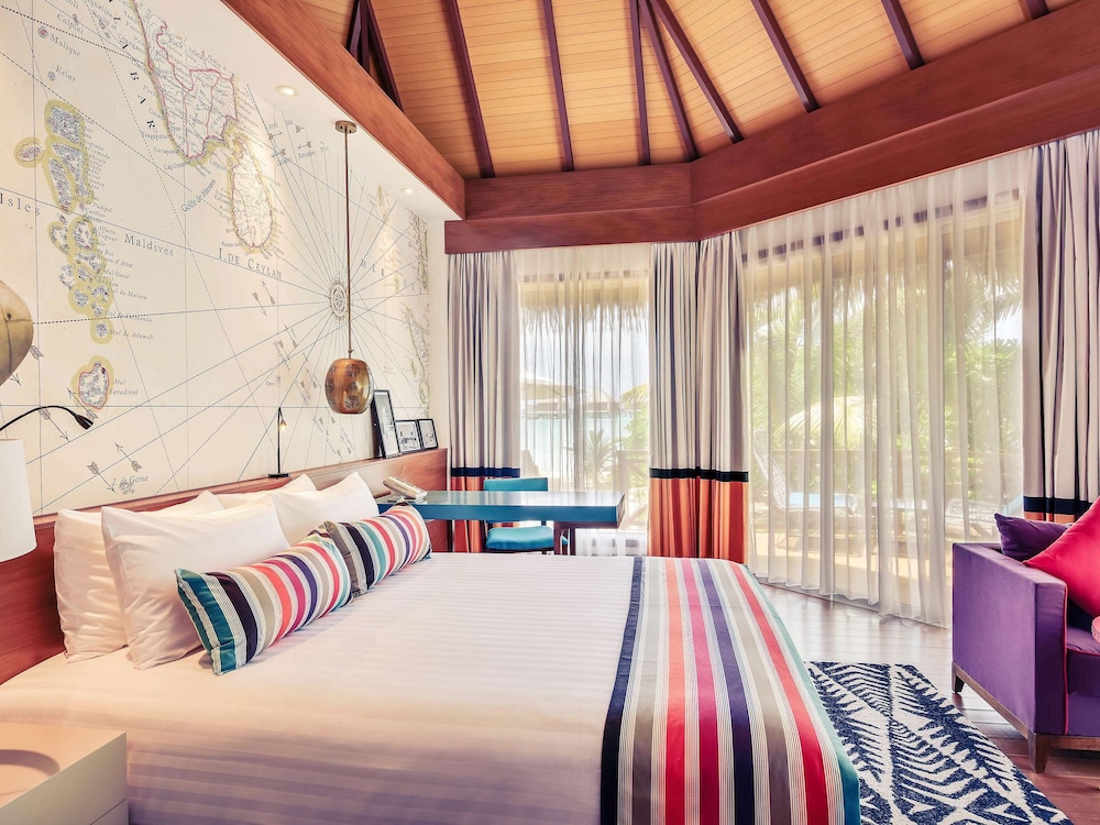 Mercure Maldives Kooddoo Resort 26/73