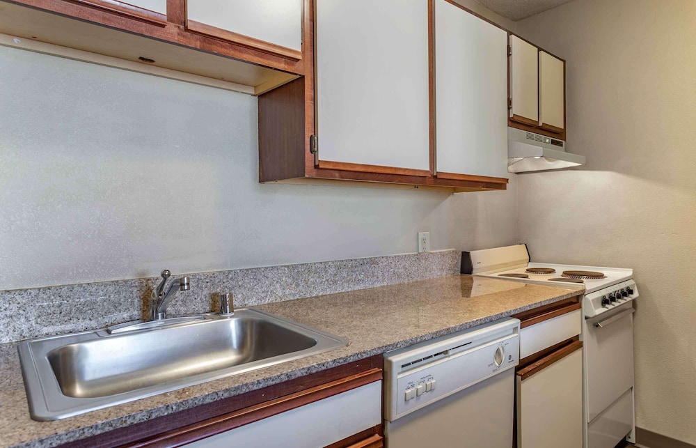 Extended Stay America - Charleston - Northwoods Blvd. 44/51