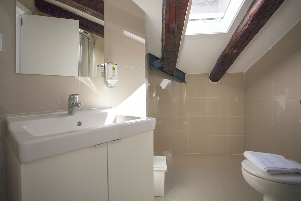 1 BEDROOM, FAMILY, APARTMENT