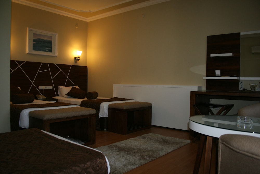 NYSA HOTEL 18/50