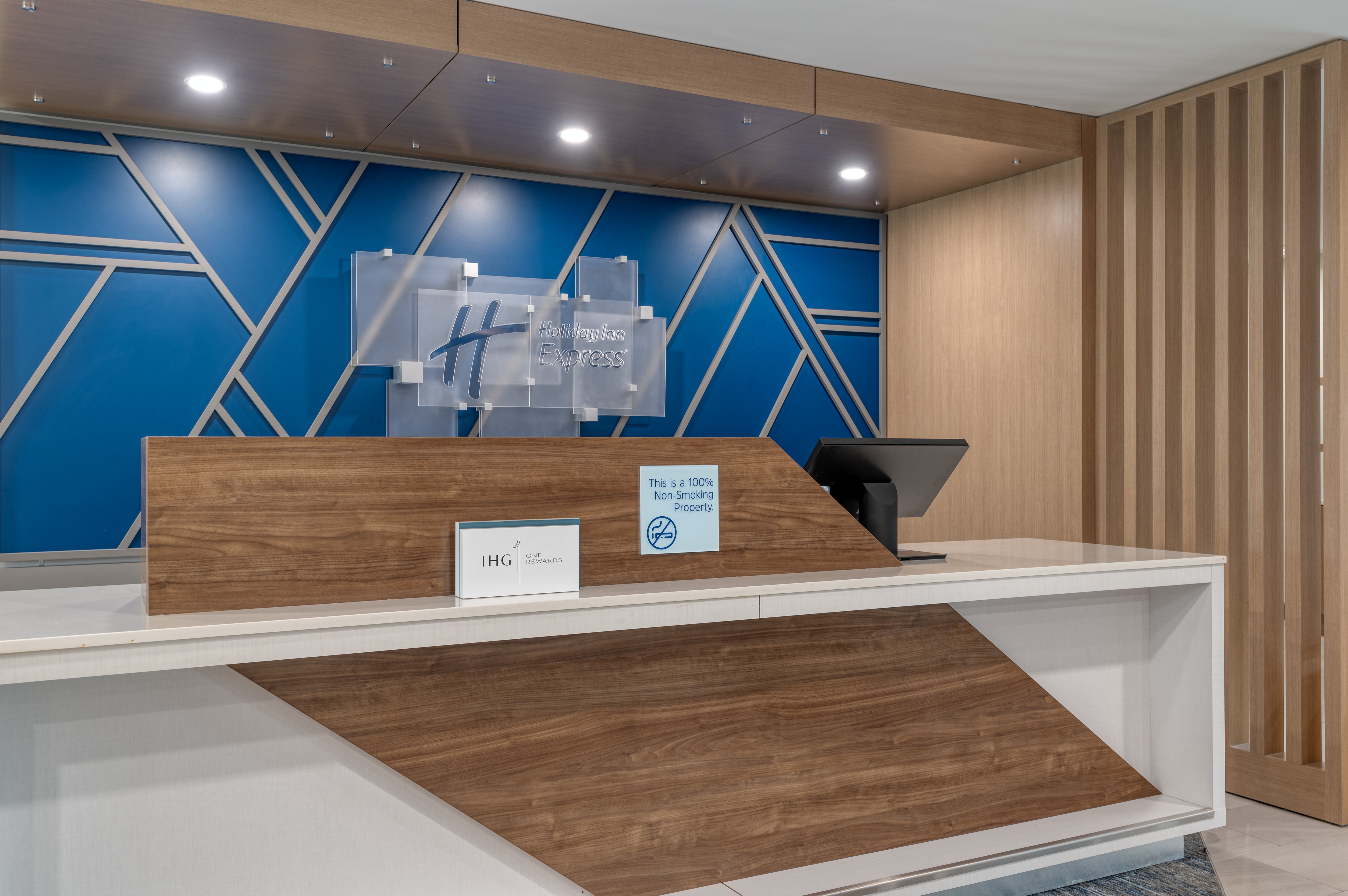 Holiday Inn Express Rensselaer, an IHG Hotel 4/34