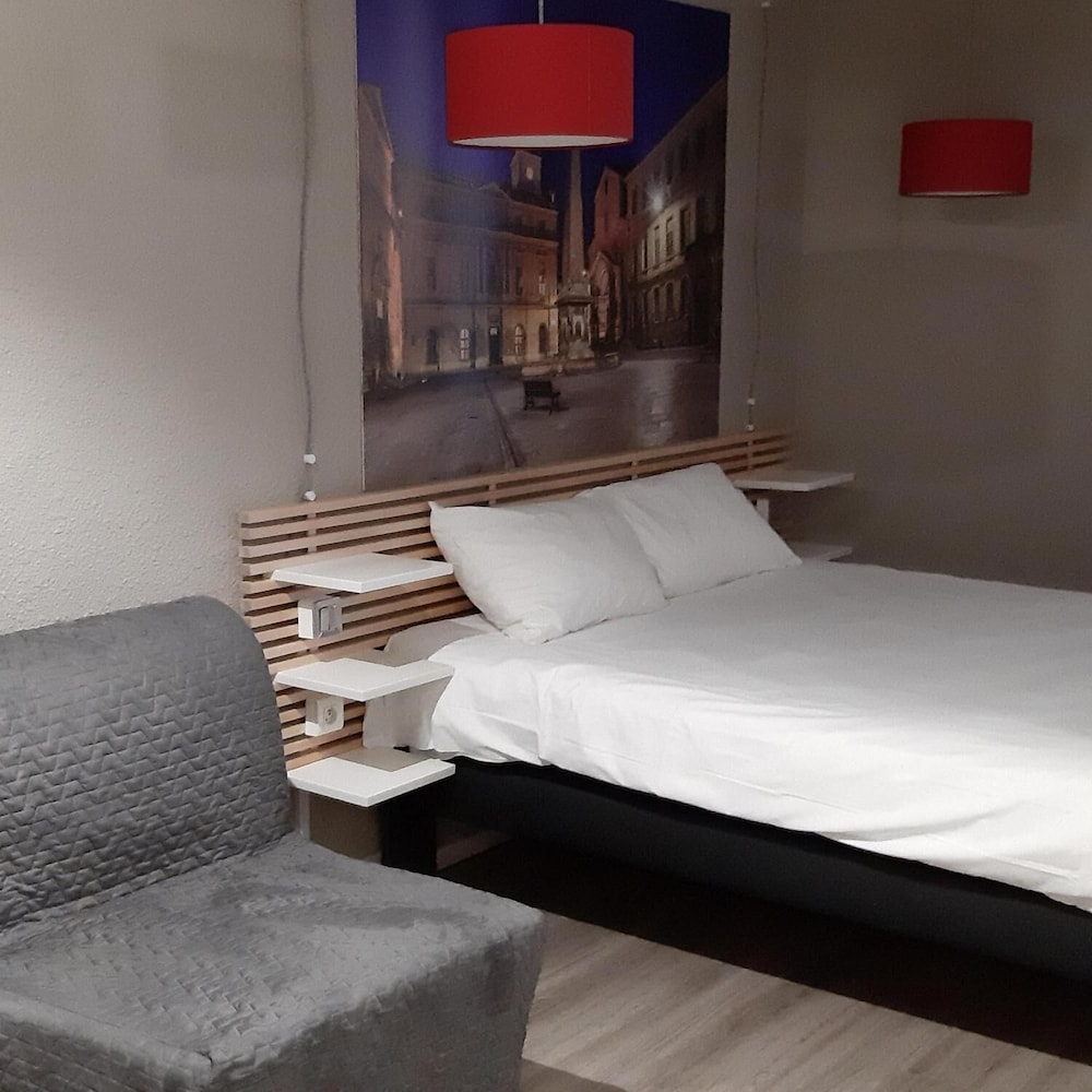 Ibis Arles 22/65