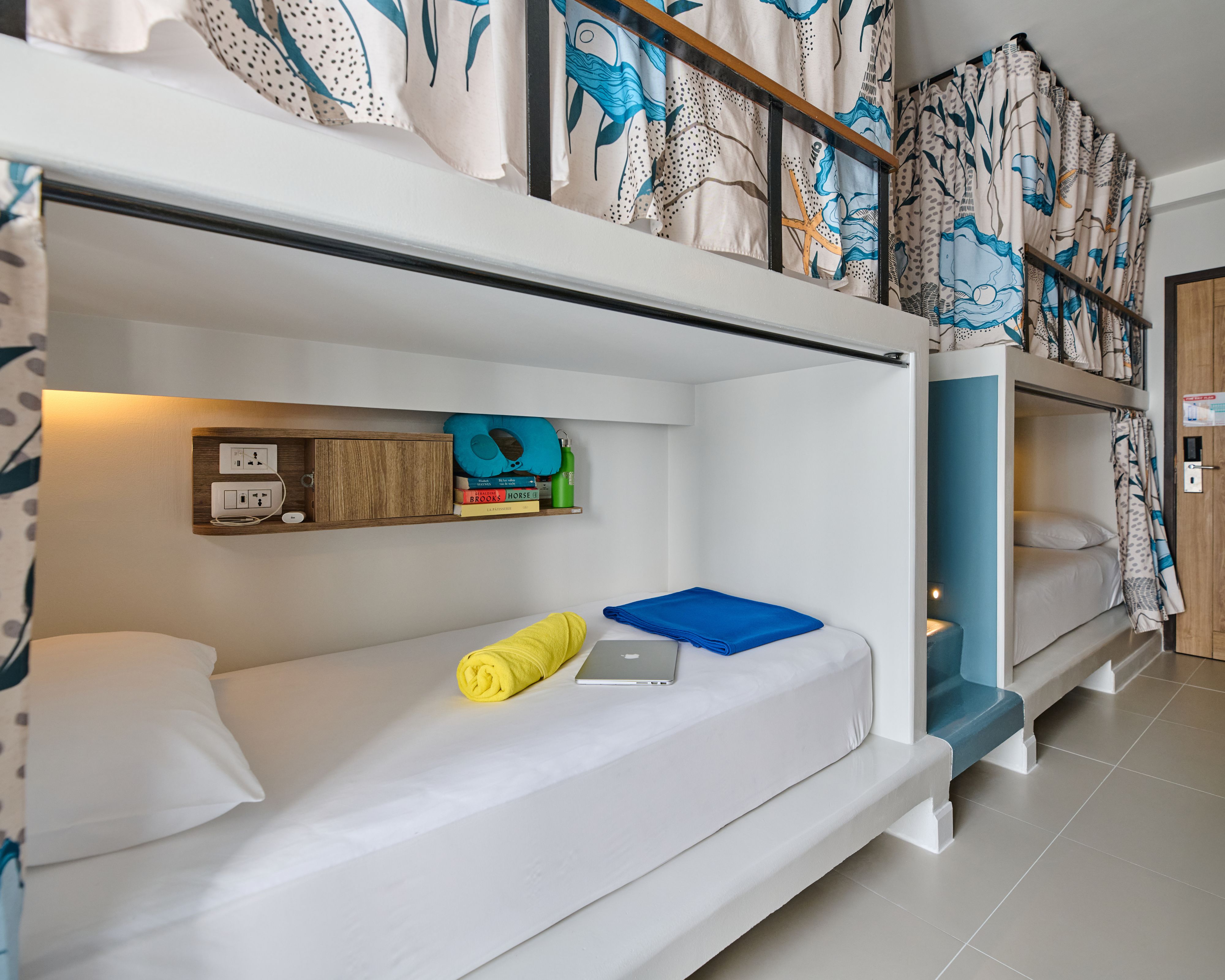 Dormitory (Mixed/Lady)، LUB D PHUKET PATONG 4/10