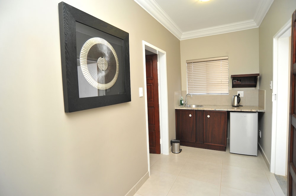Adato Guesthouse 2/50