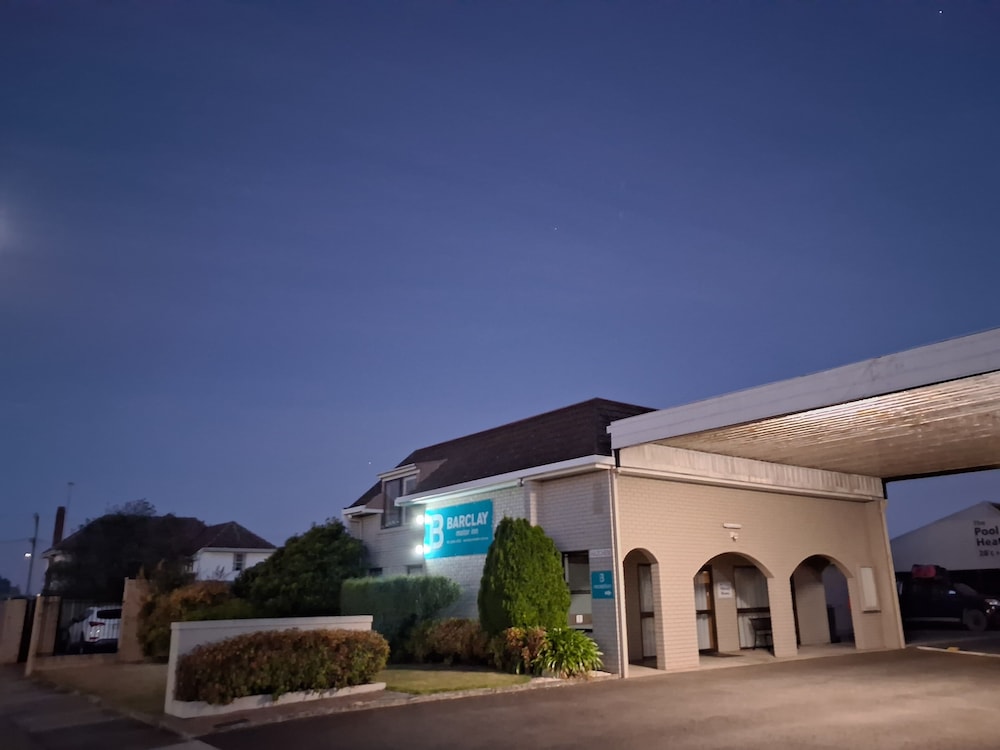 BARCLAY MOTOR INN 5/71