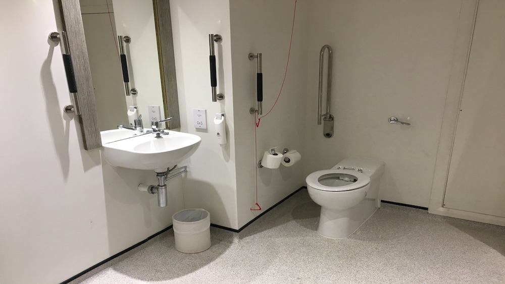 Holiday Inn Rochester Chatham an IHG Hotel 13/79