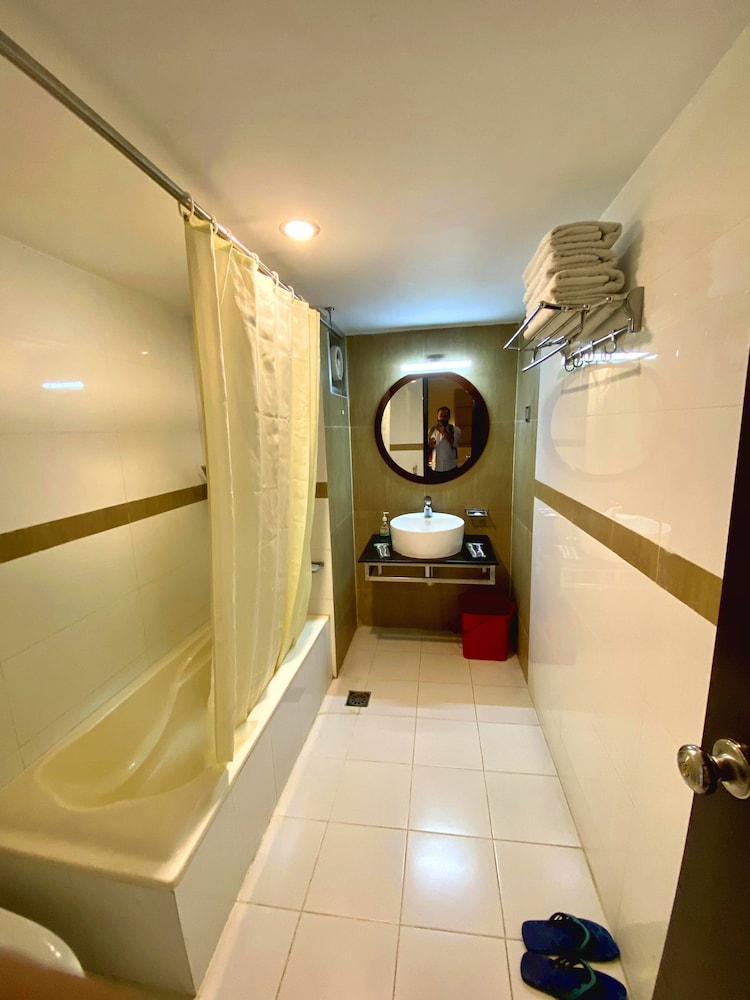 Nirvana Inn 26/50